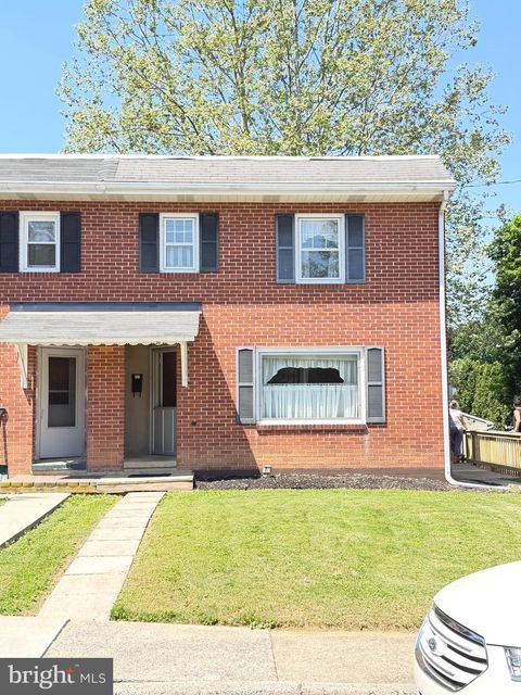 Photo of 31 E Orange Street, EPHRATA, PA 17522 (MLS # PALA2088966)