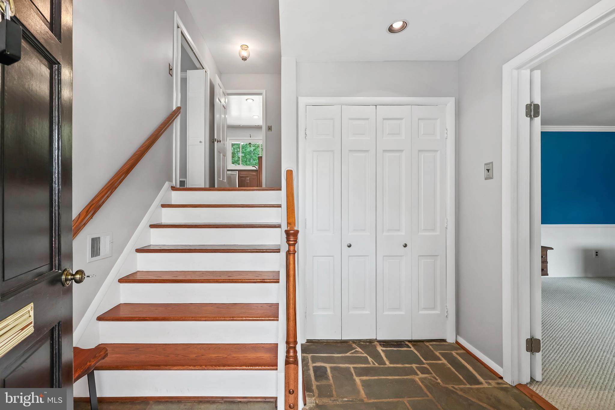 6720 DELAND DRIVE
