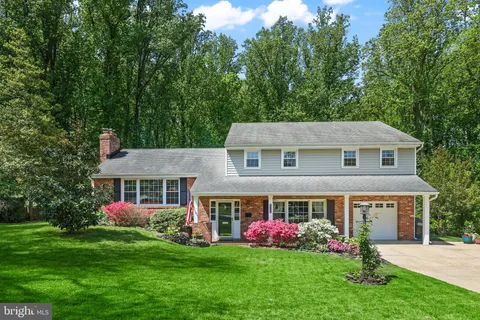 6720 Deland Drive, Springfield, VA MLS: VAFX2235632