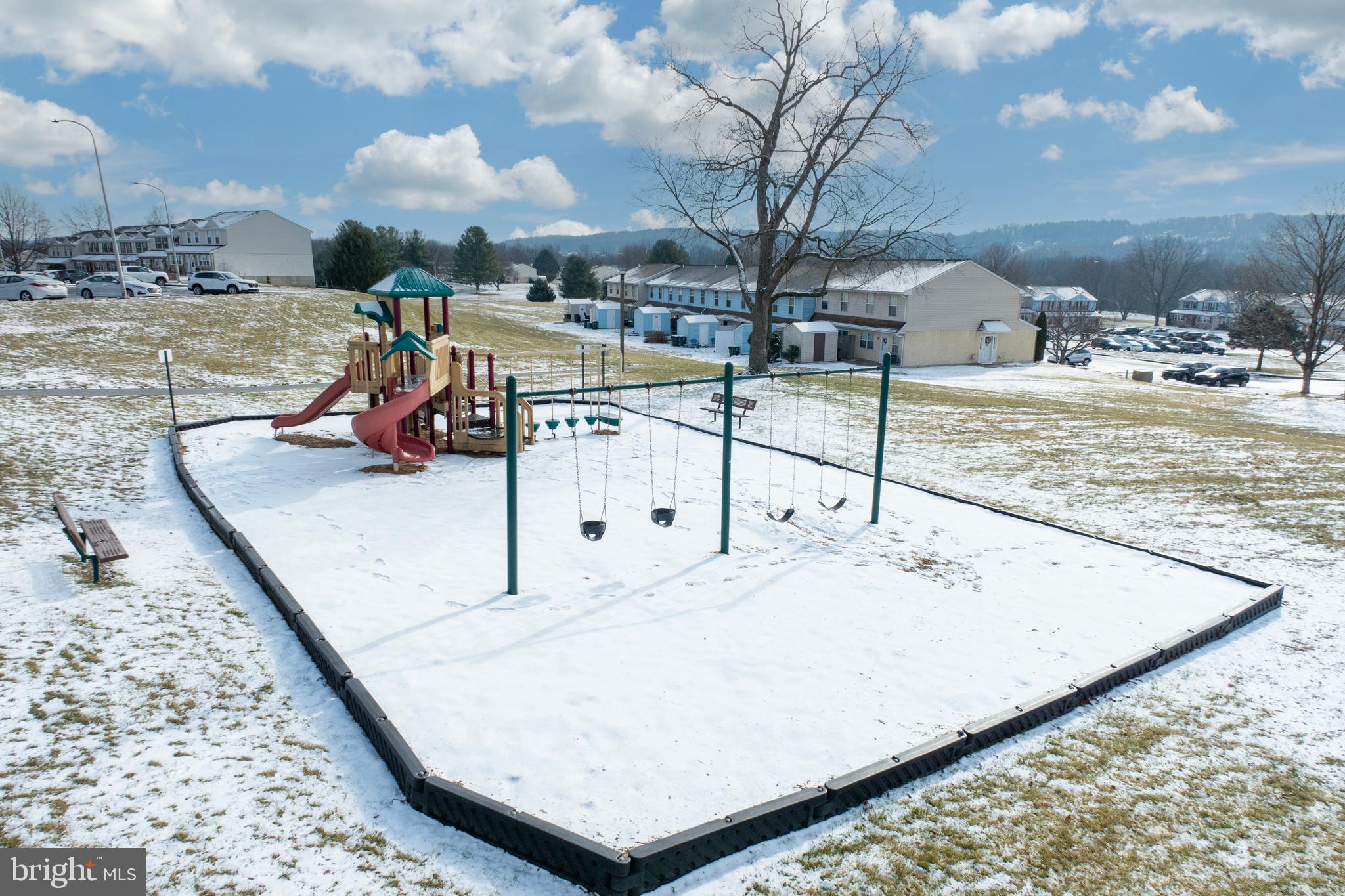 BEAVER RUN KNOLL - Residential