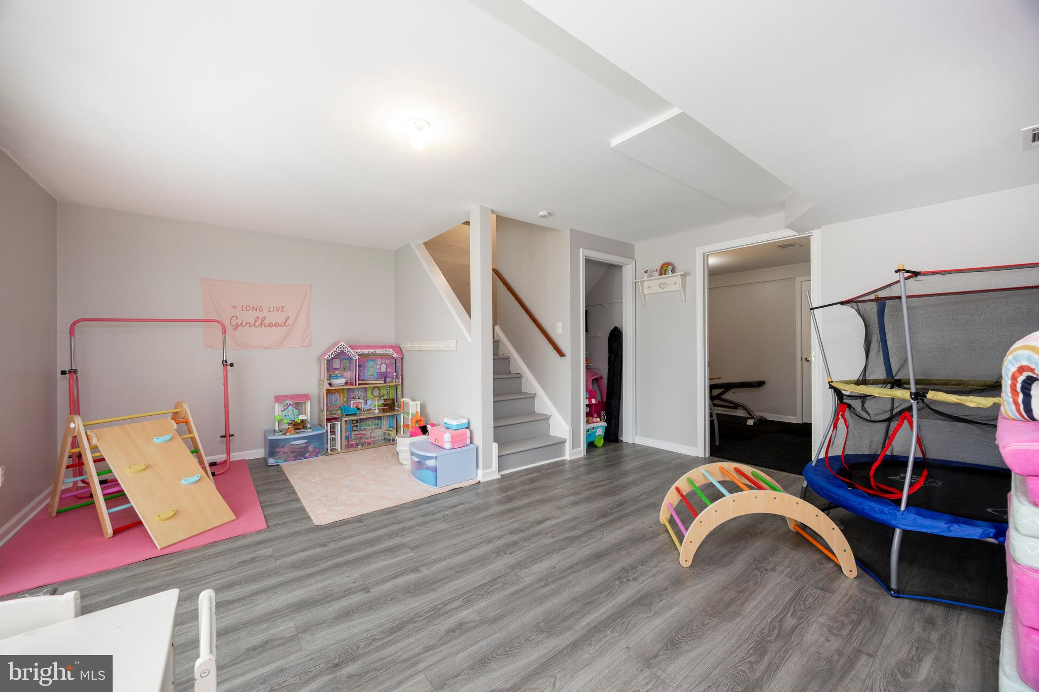 BEAVER RUN KNOLL - Residential