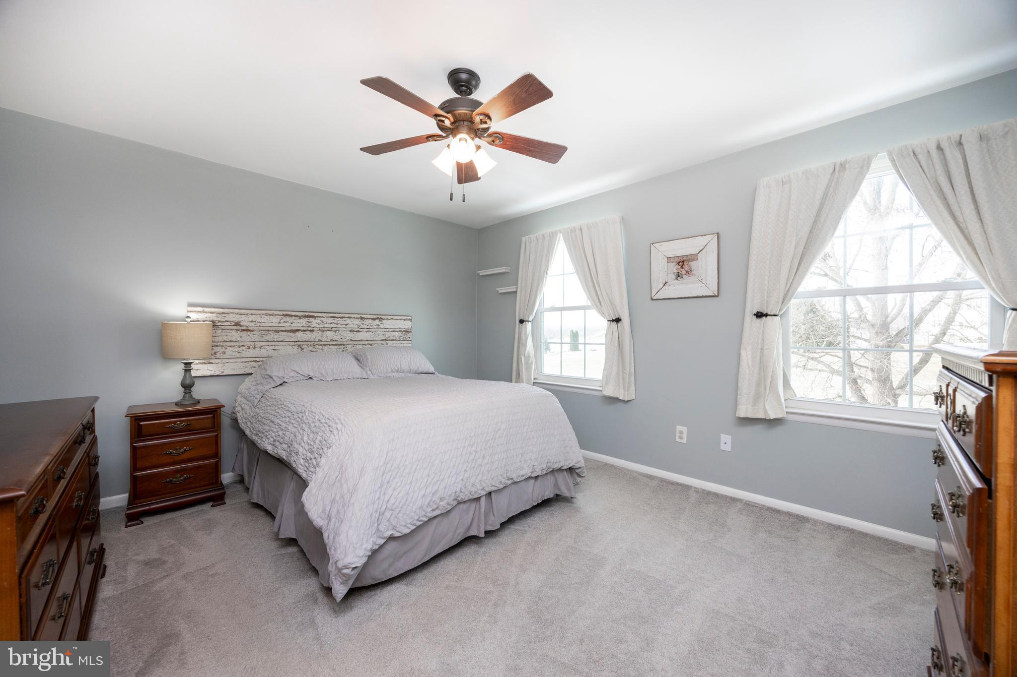BEAVER RUN KNOLL - Residential