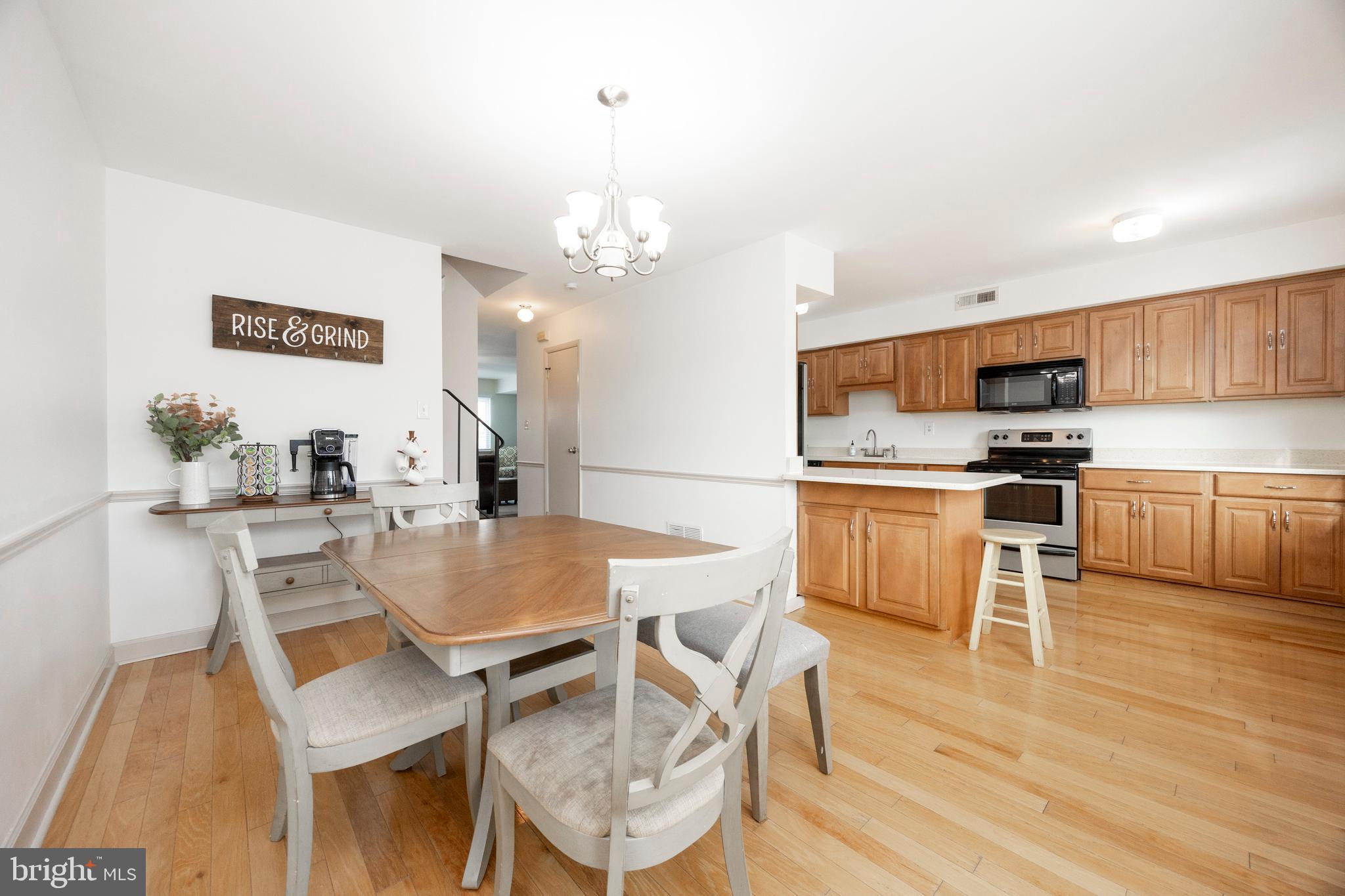 BEAVER RUN KNOLL - Residential