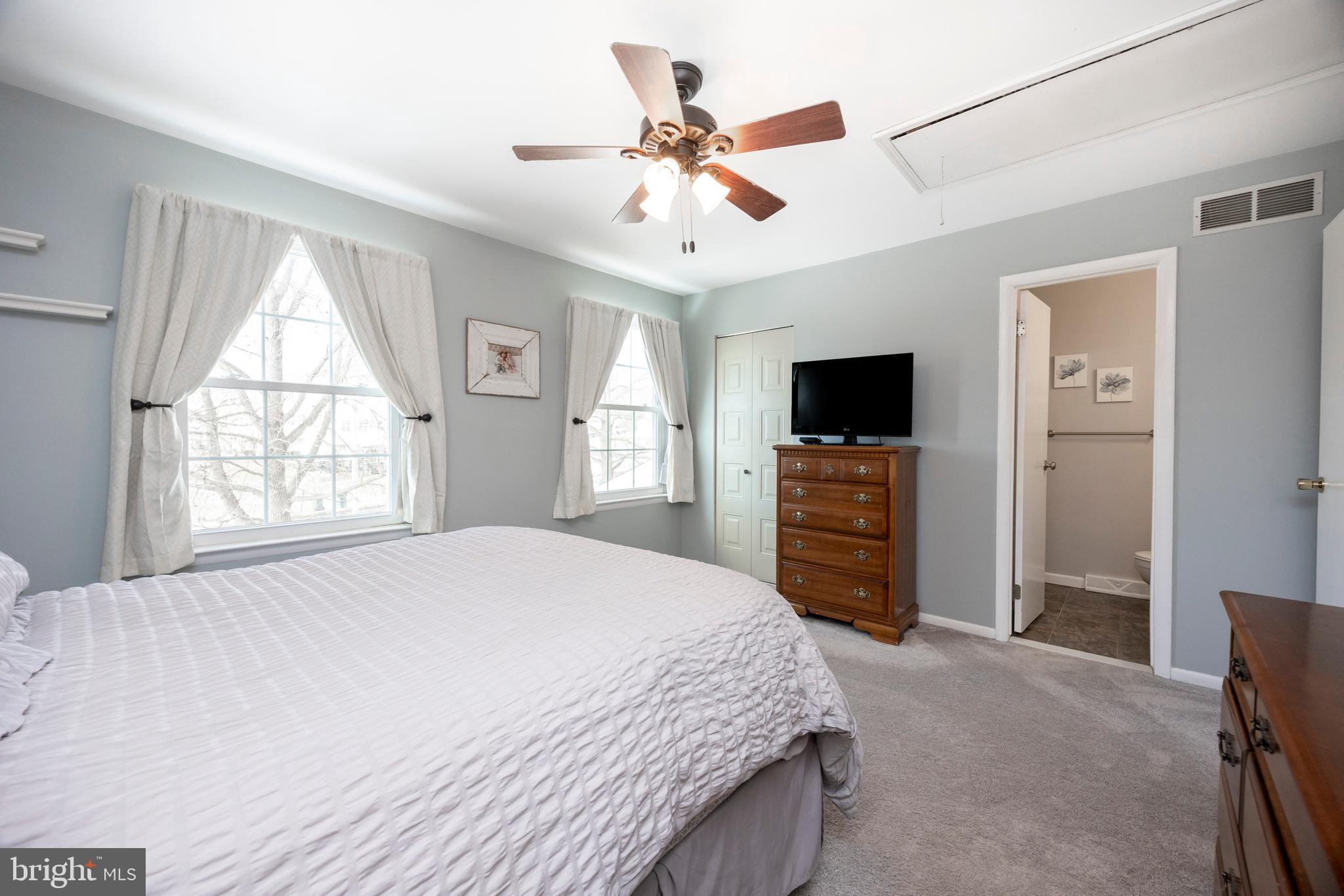 BEAVER RUN KNOLL - Residential