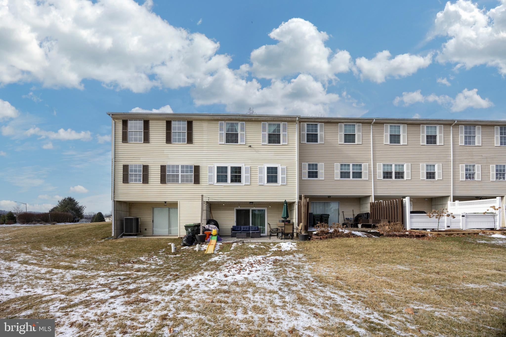 BEAVER RUN KNOLL - Residential