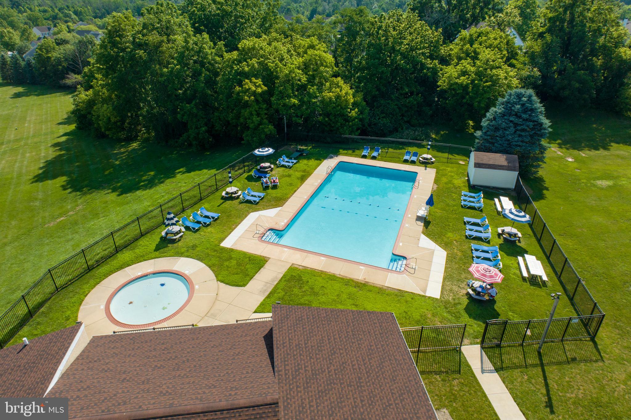 BEAVER RUN KNOLL - Residential