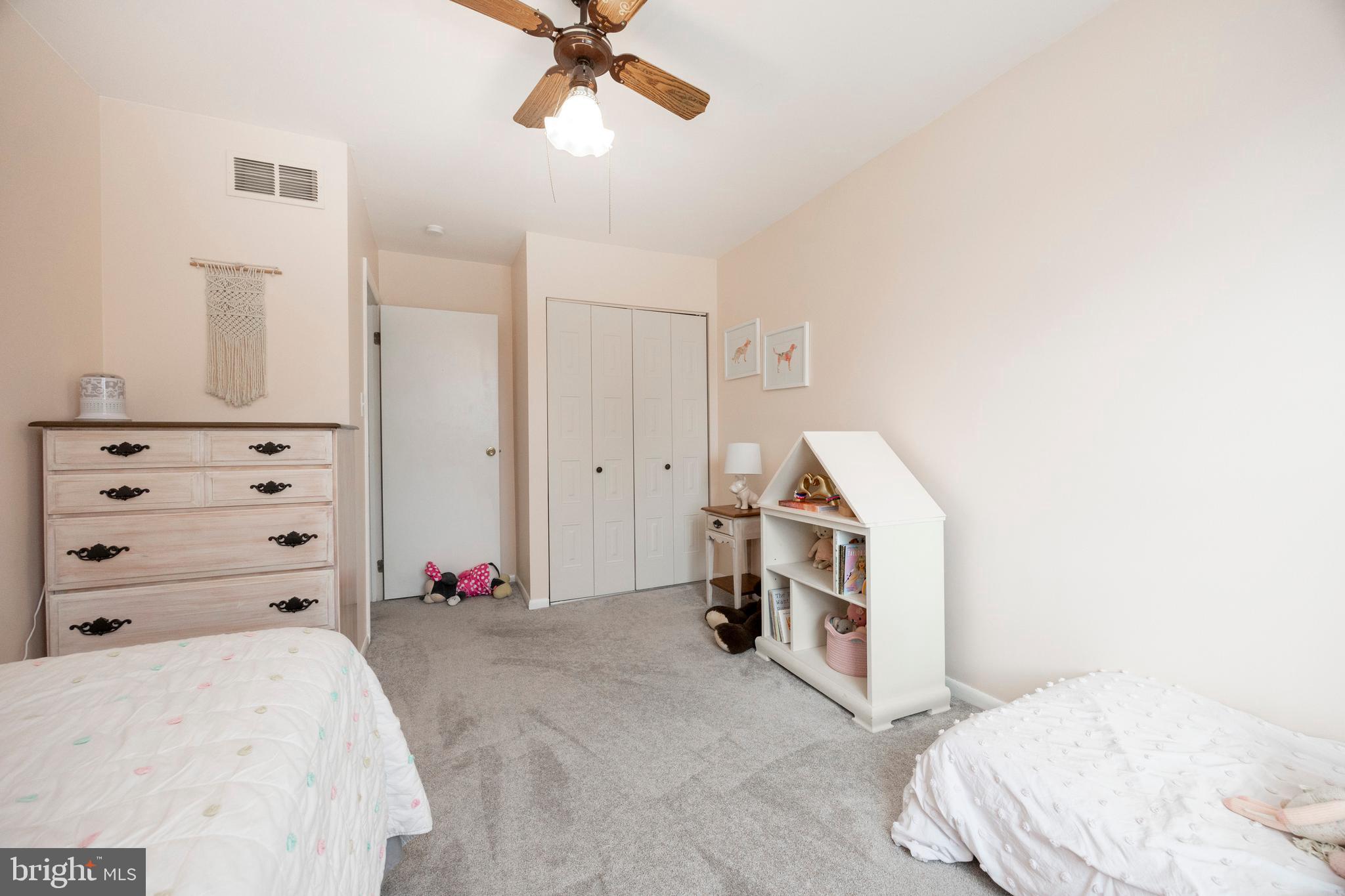 BEAVER RUN KNOLL - Residential