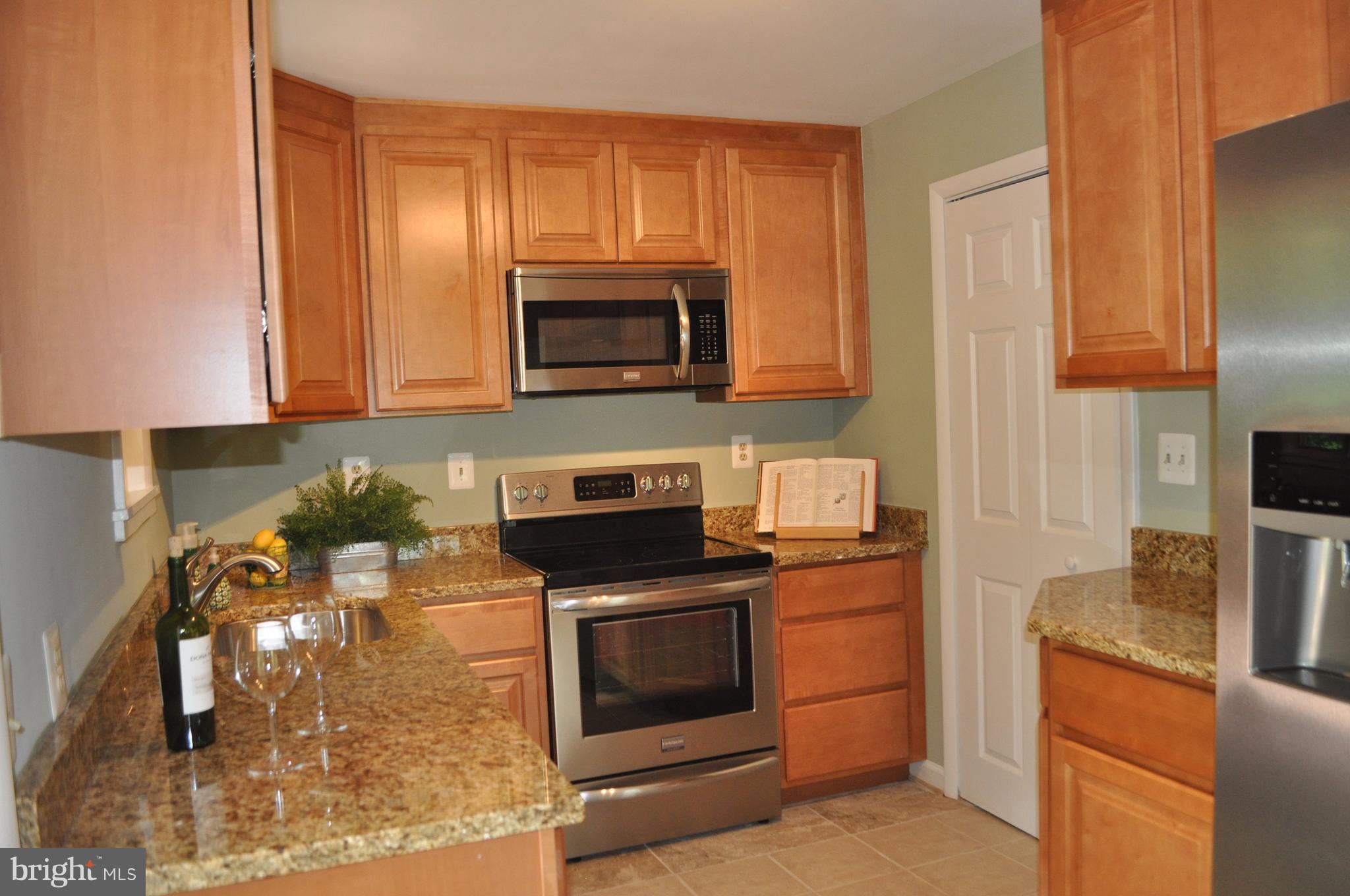 LINCOLNIA HILLS - Residential Lease