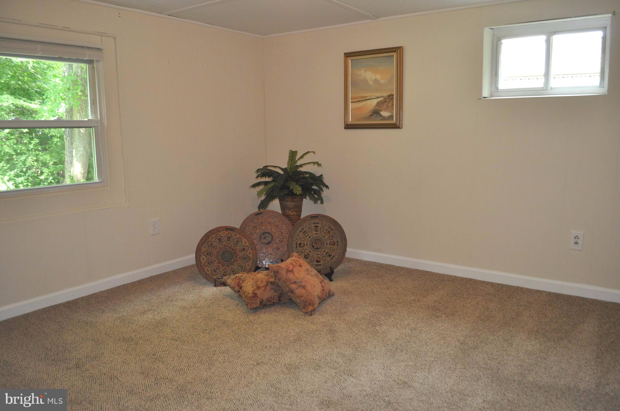 LINCOLNIA HILLS - Residential Lease