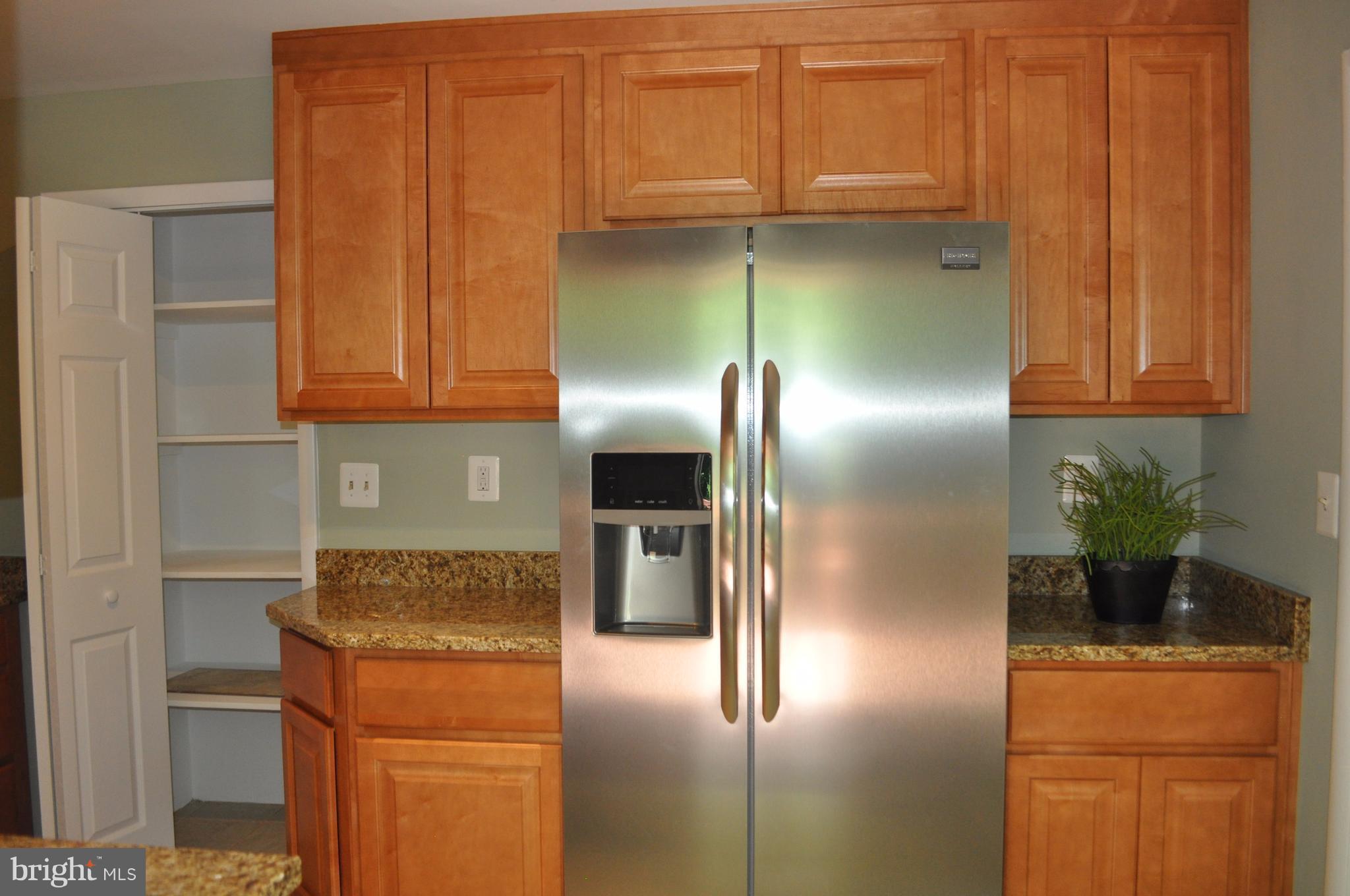 LINCOLNIA HILLS - Residential Lease