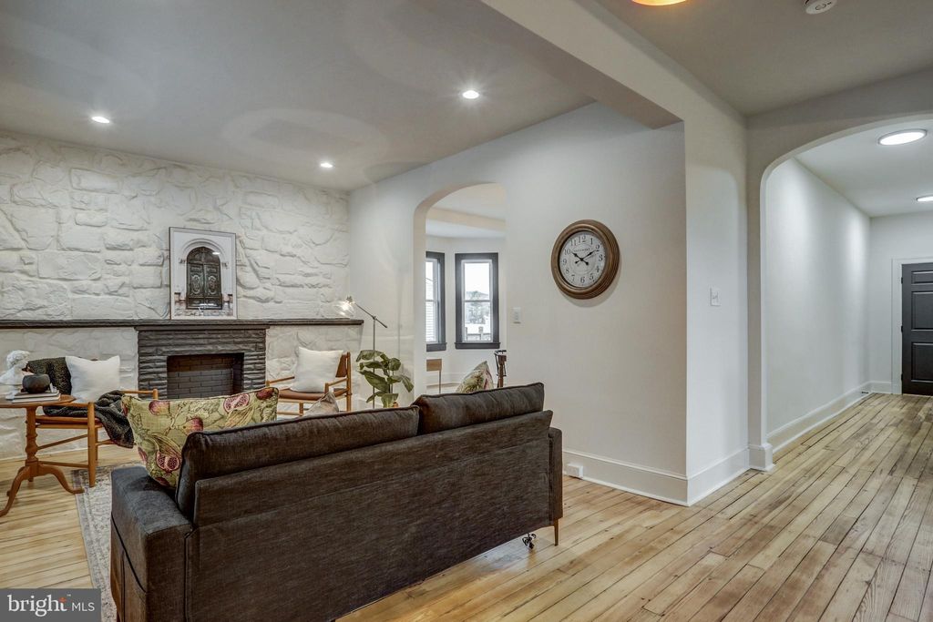 Photo of 94 N CHESTNUT ST, MARIETTA, PA 17547 (MLS # PALA2032224)