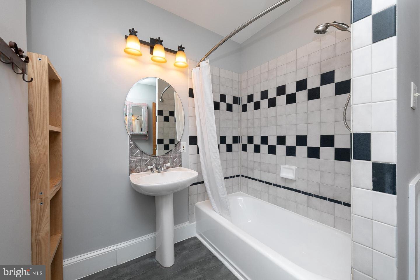 BELLA VISTA - Residential Lease