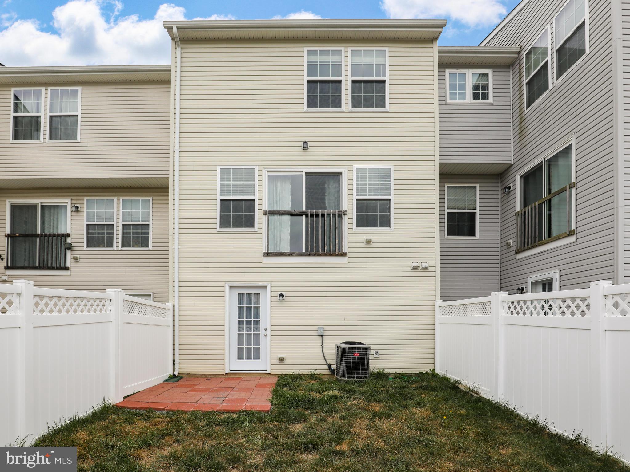 LAKELAND PLACE - Residential