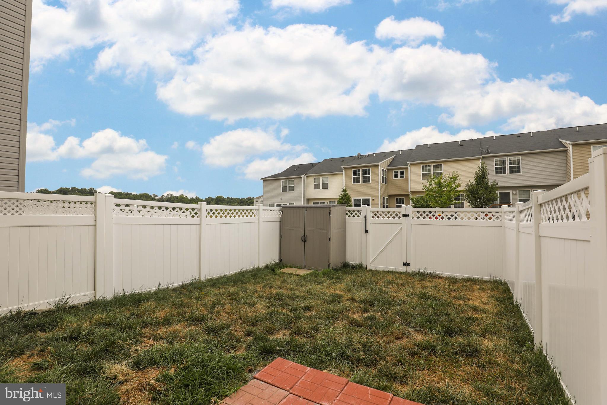 LAKELAND PLACE - Residential