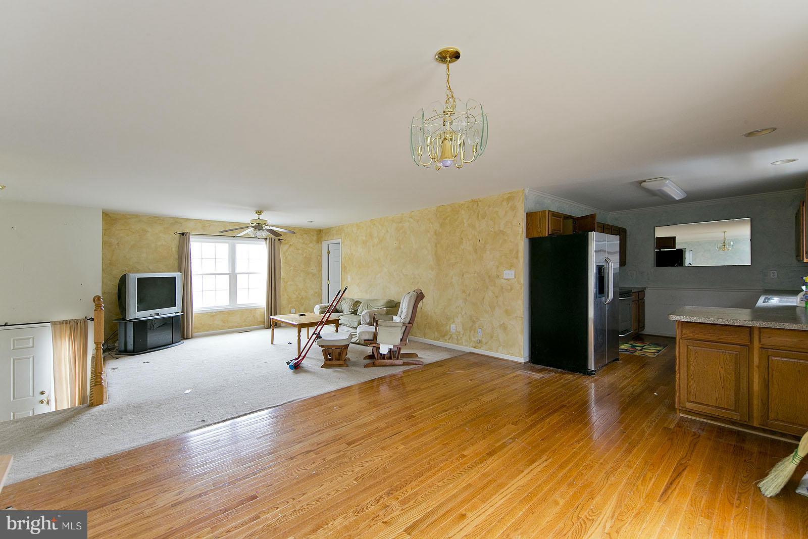 SKYLAND ESTATES - Residential Lease