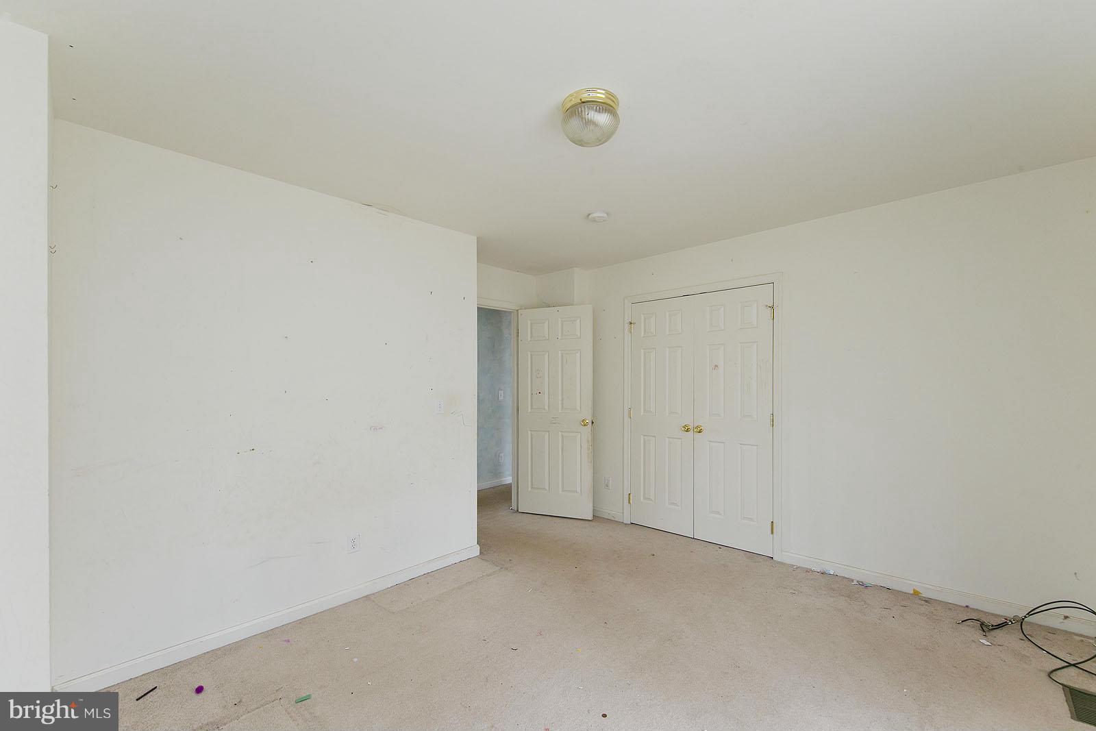 SKYLAND ESTATES - Residential Lease