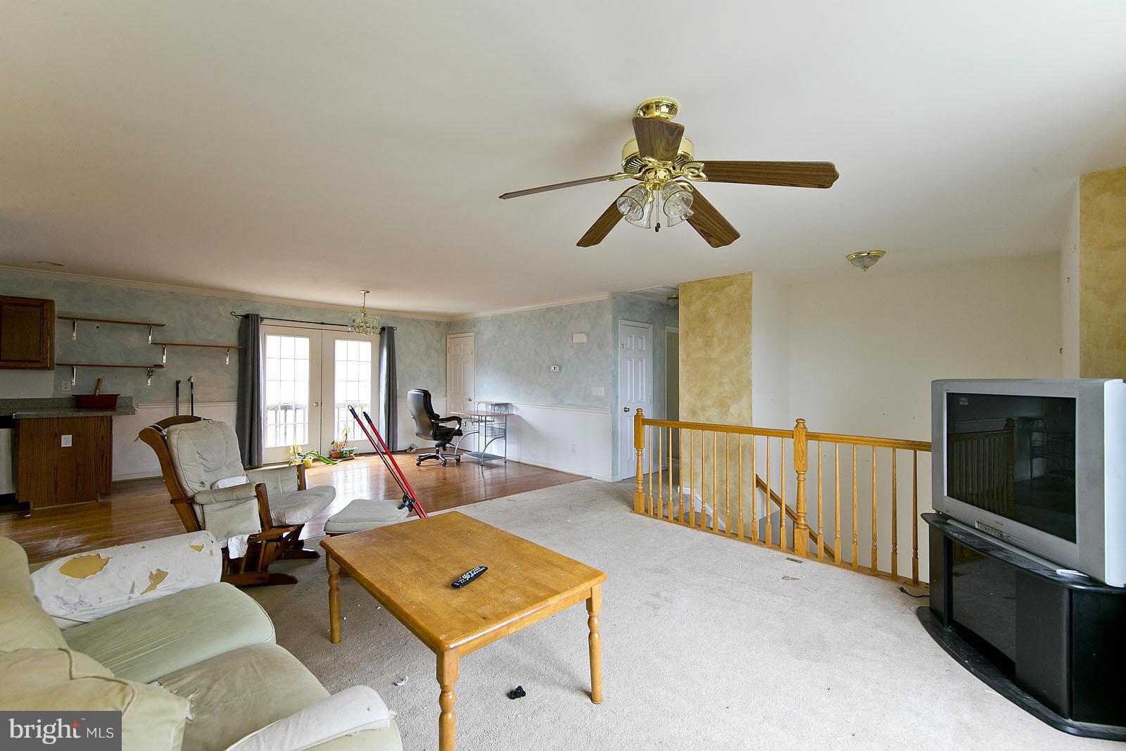 SKYLAND ESTATES - Residential Lease