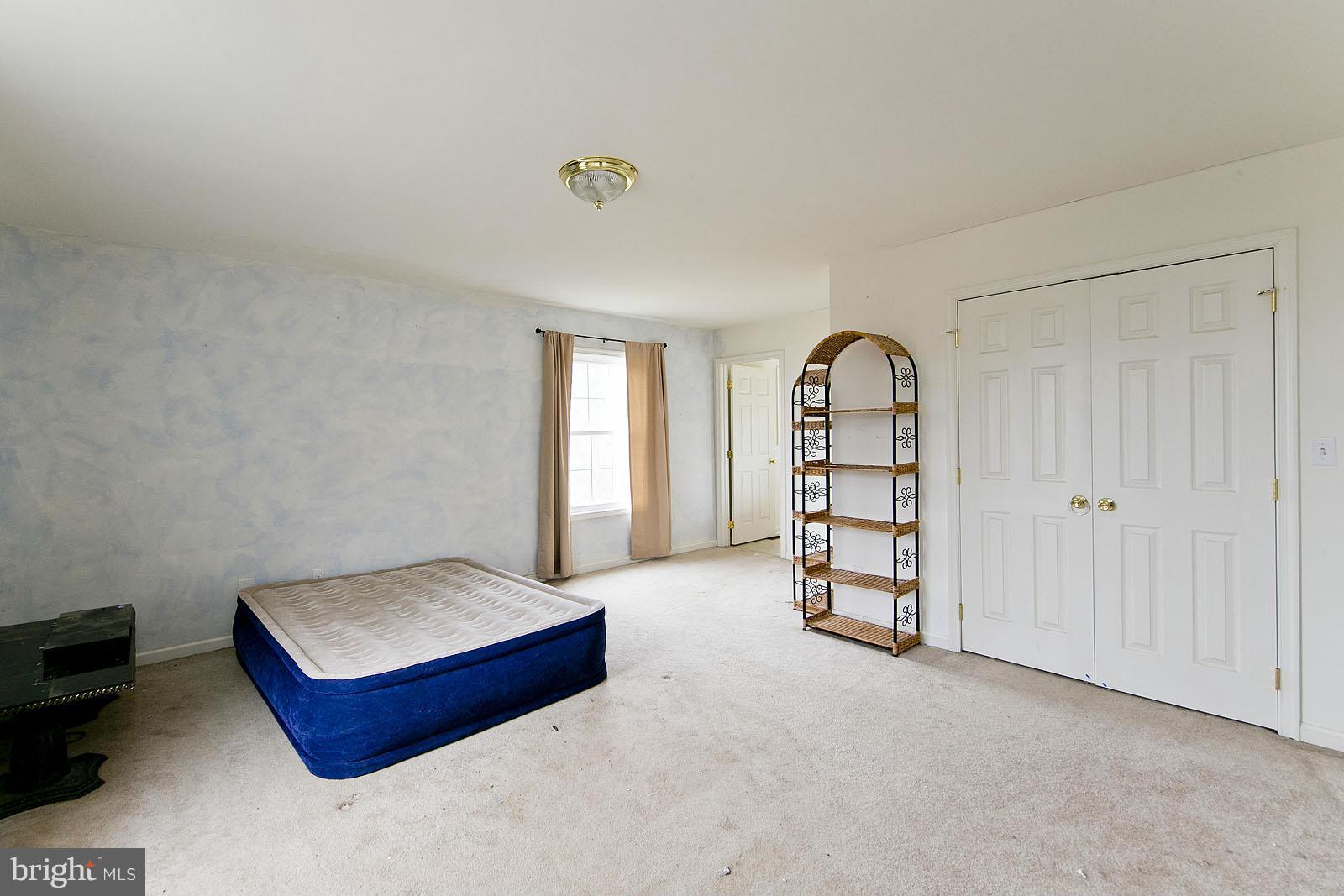 SKYLAND ESTATES - Residential Lease