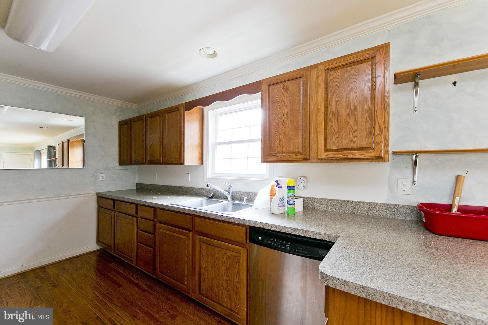 SKYLAND ESTATES - Residential Lease