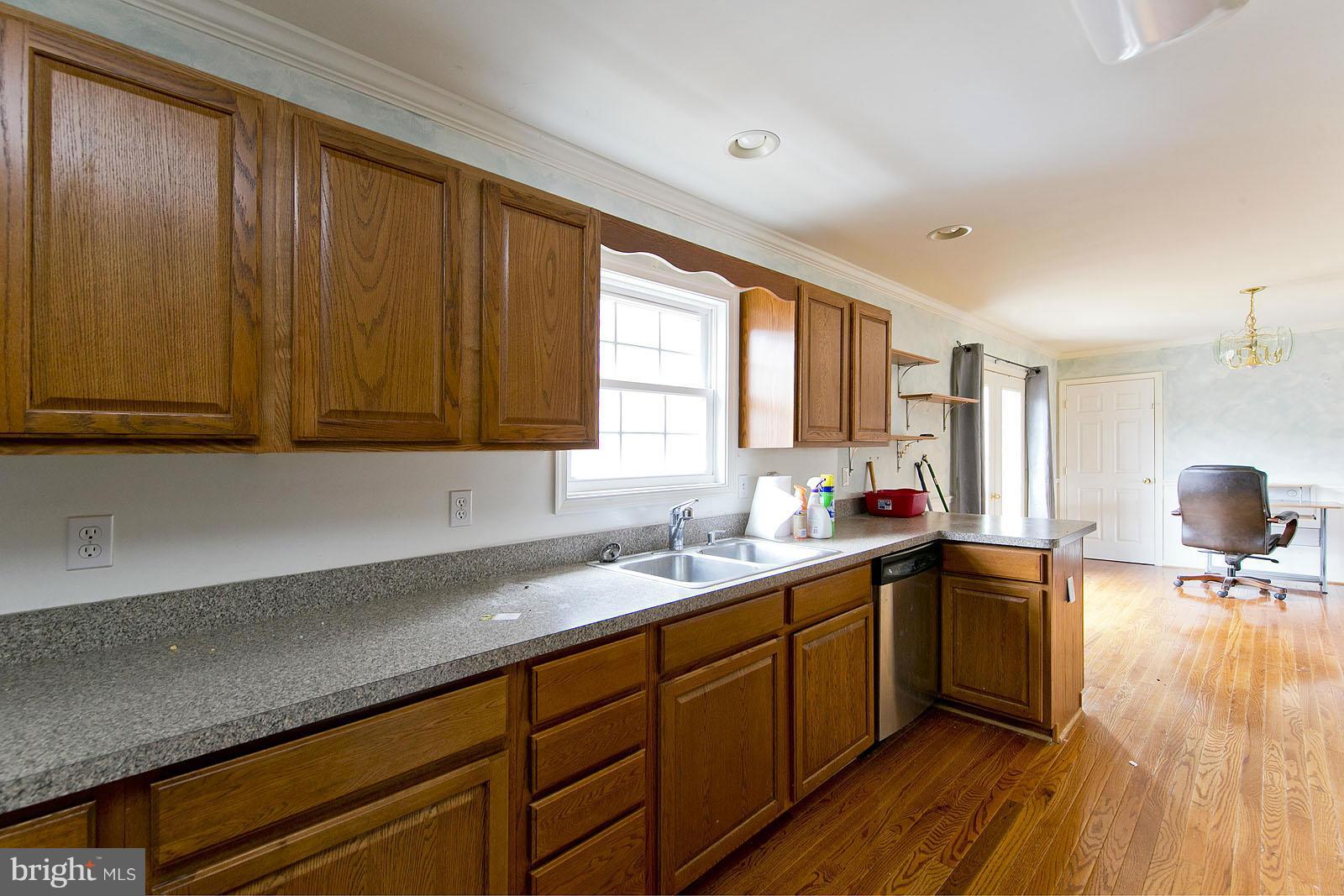 SKYLAND ESTATES - Residential Lease