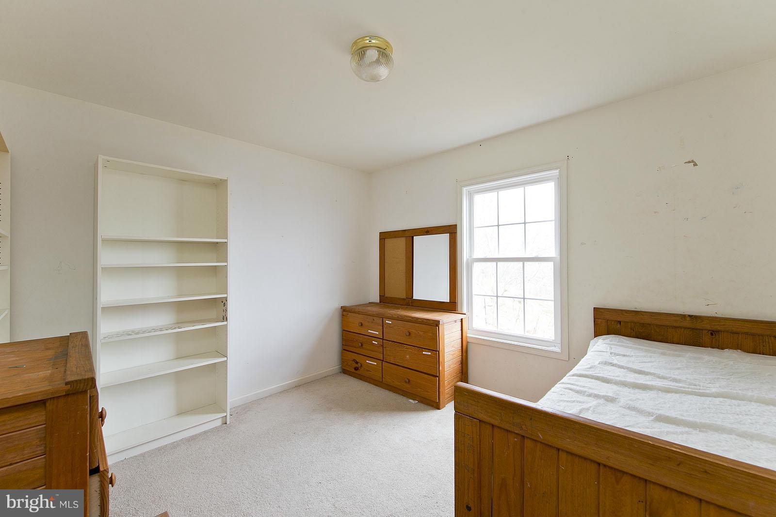 SKYLAND ESTATES - Residential Lease