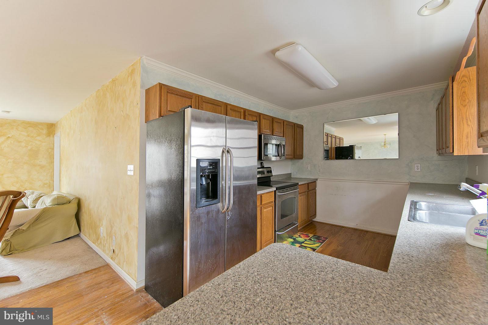 SKYLAND ESTATES - Residential Lease