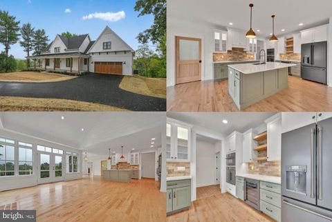 786 FAIRVIEW ROAD MOUNT JOY PA 17552