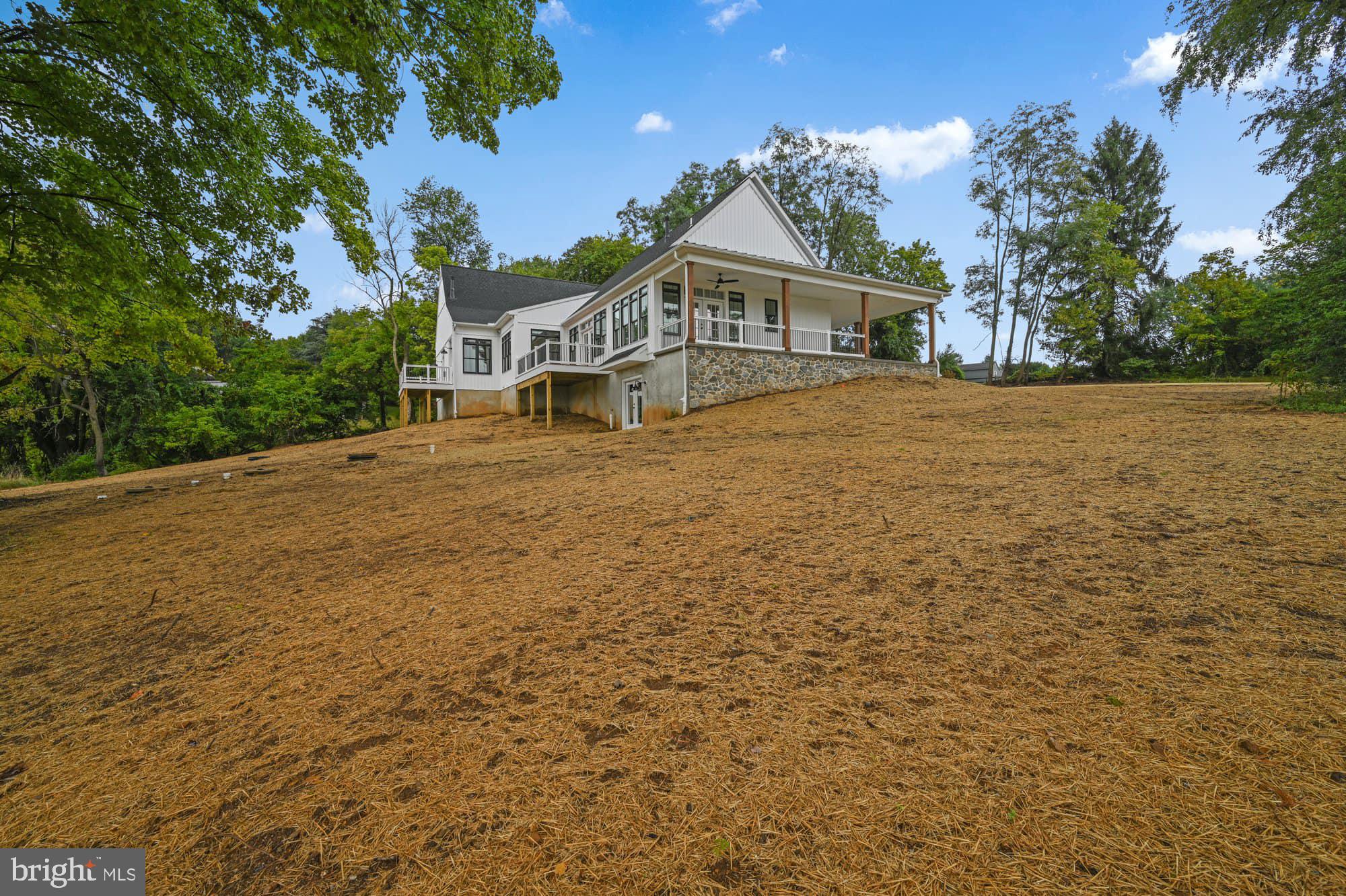 786 FAIRVIEW ROAD