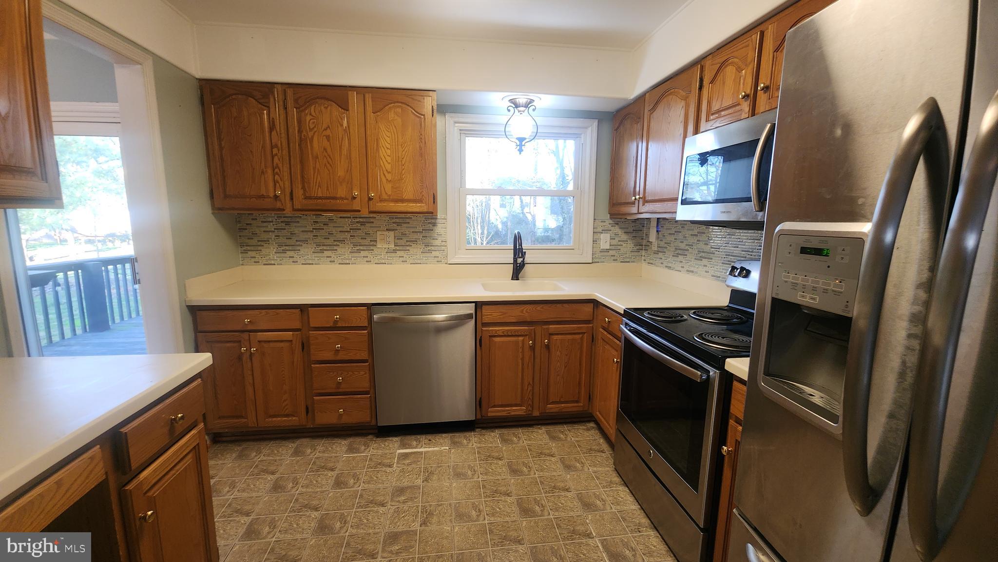 21404 WILLIAMS DRIVE