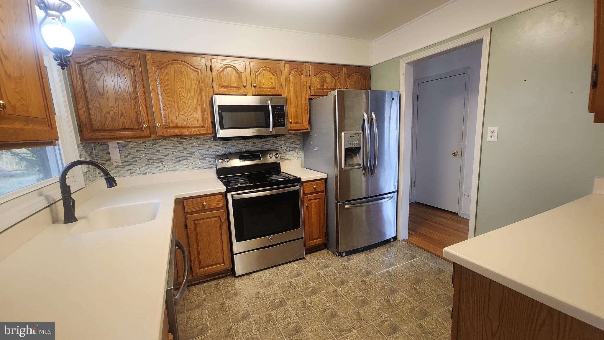 21404 WILLIAMS DRIVE