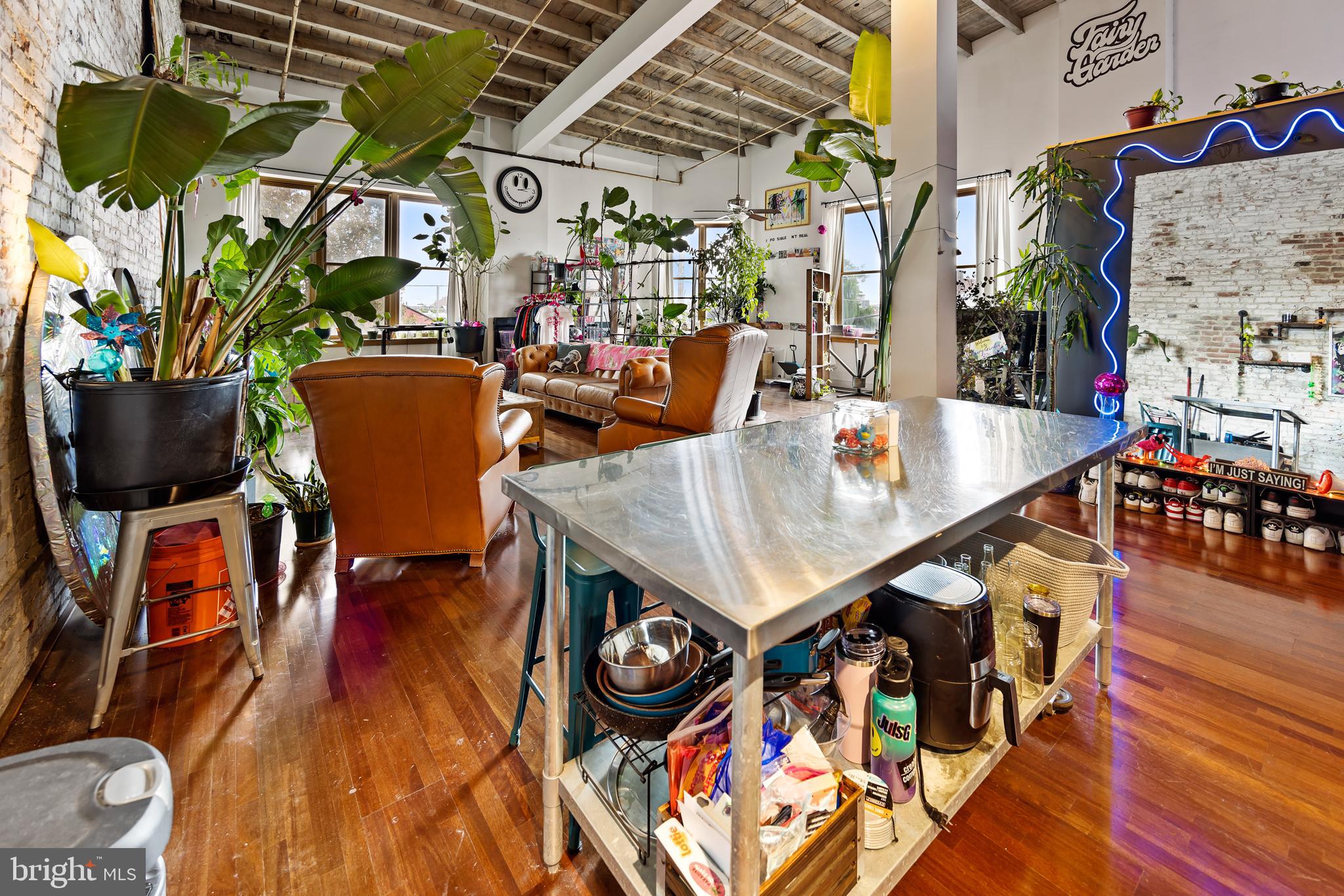 PORT RICHMOND - Residential