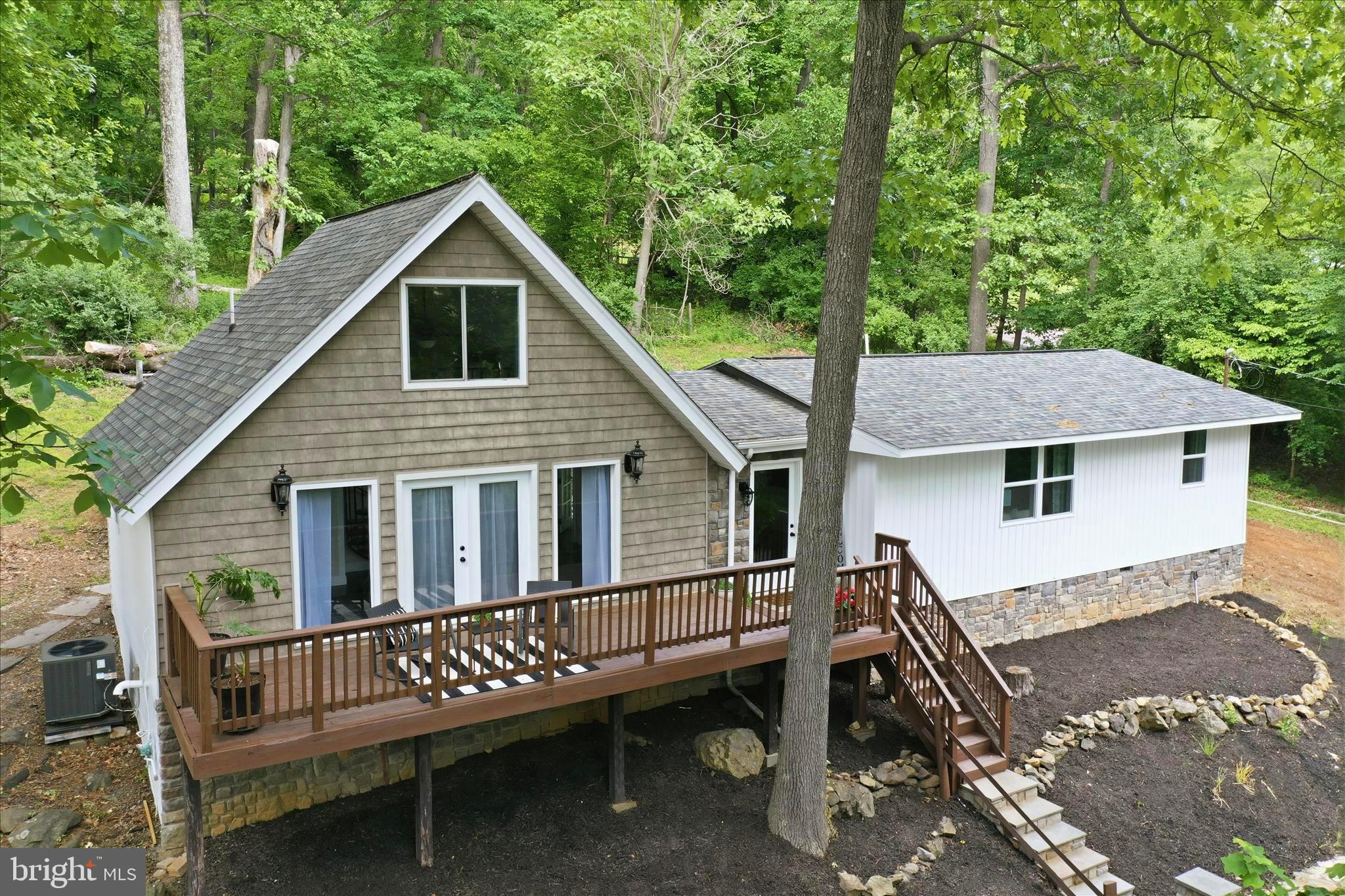 557 GOLDEN RUSSET DRIVE