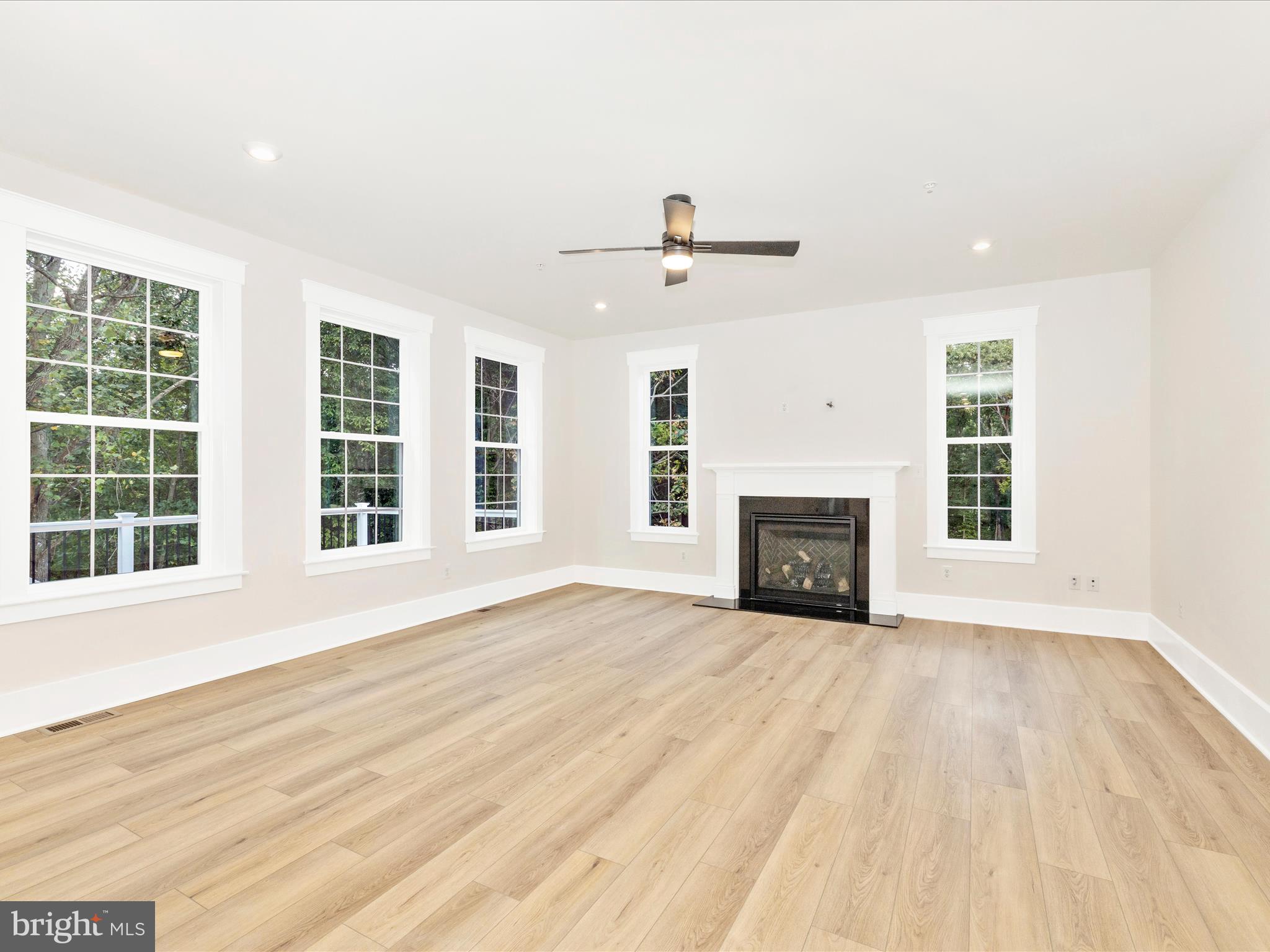 AMERICUS MANOR - Residential