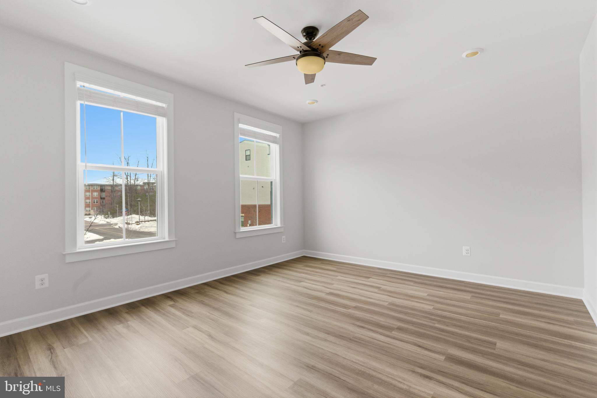 WOODLAND PARK STATION - Residential