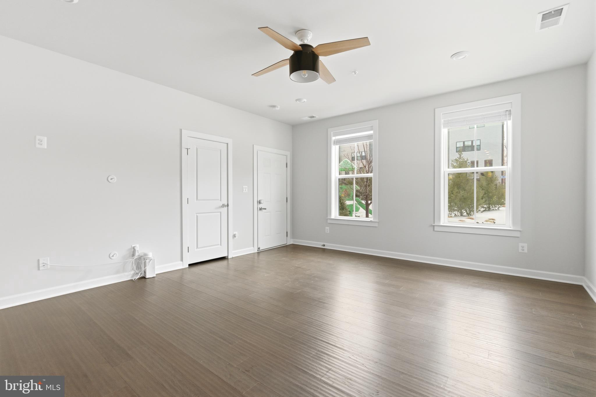 WOODLAND PARK STATION - Residential