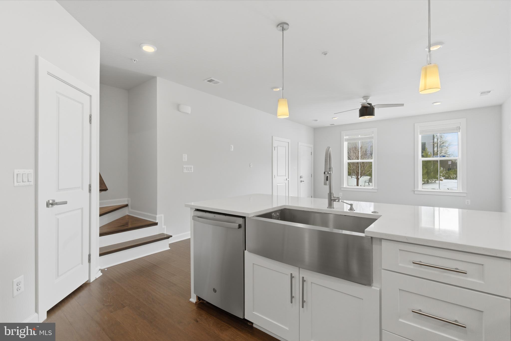 WOODLAND PARK STATION - Residential