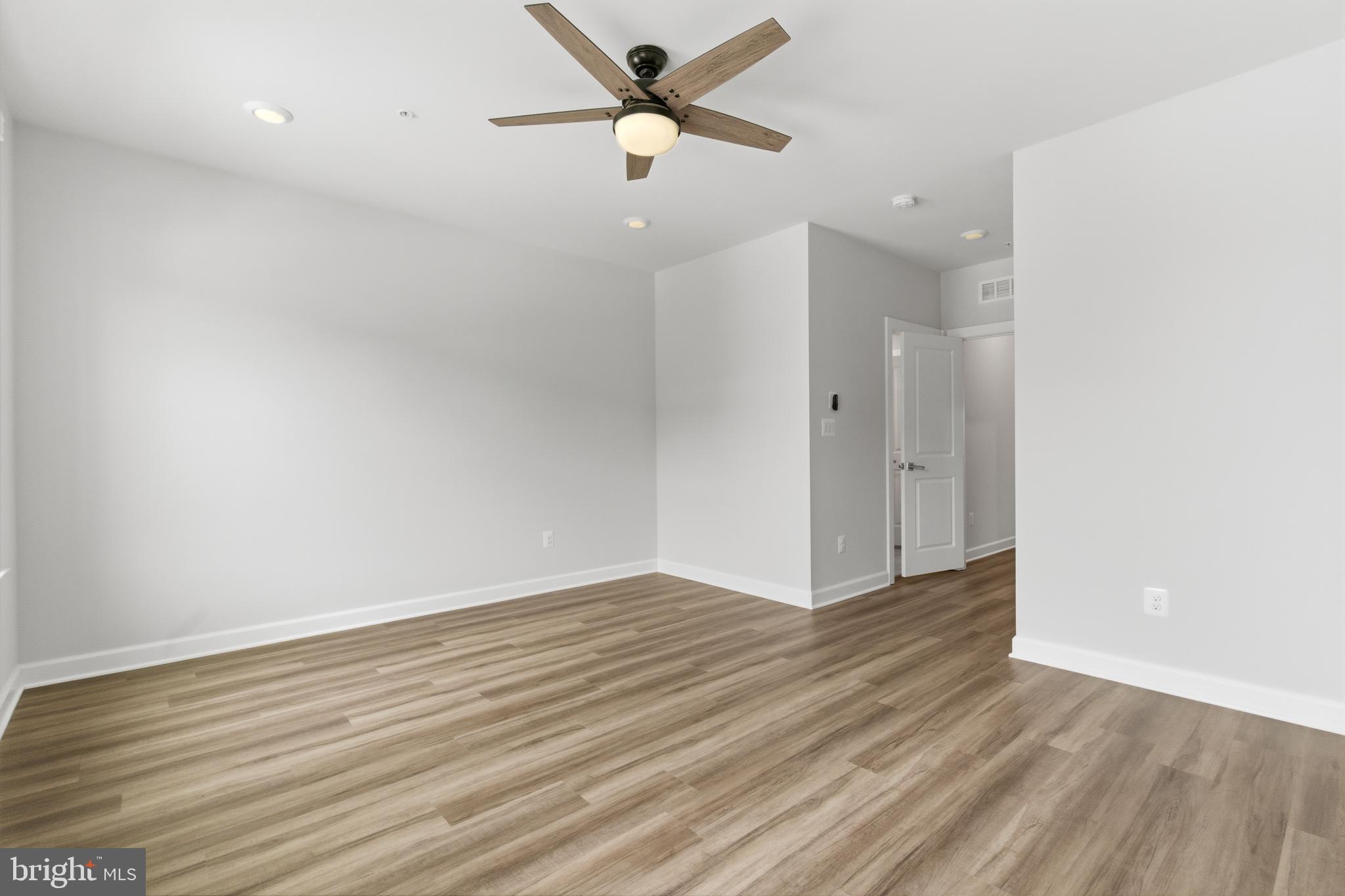 WOODLAND PARK STATION - Residential