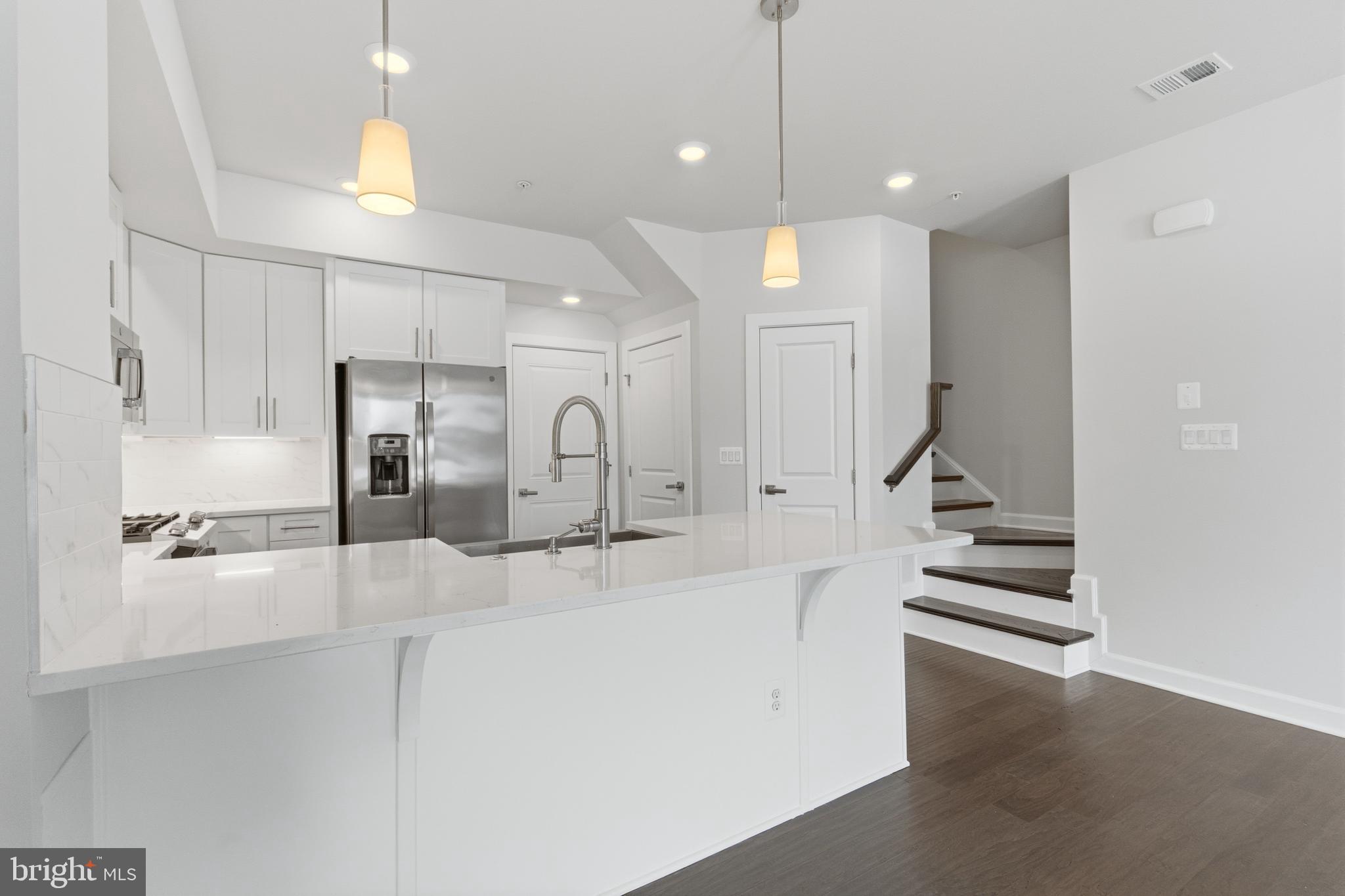 WOODLAND PARK STATION - Residential