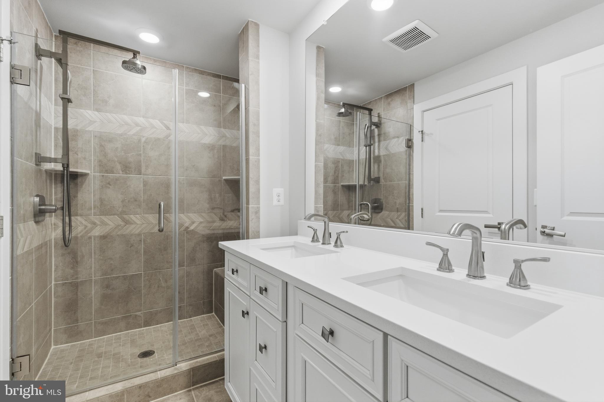 WOODLAND PARK STATION - Residential