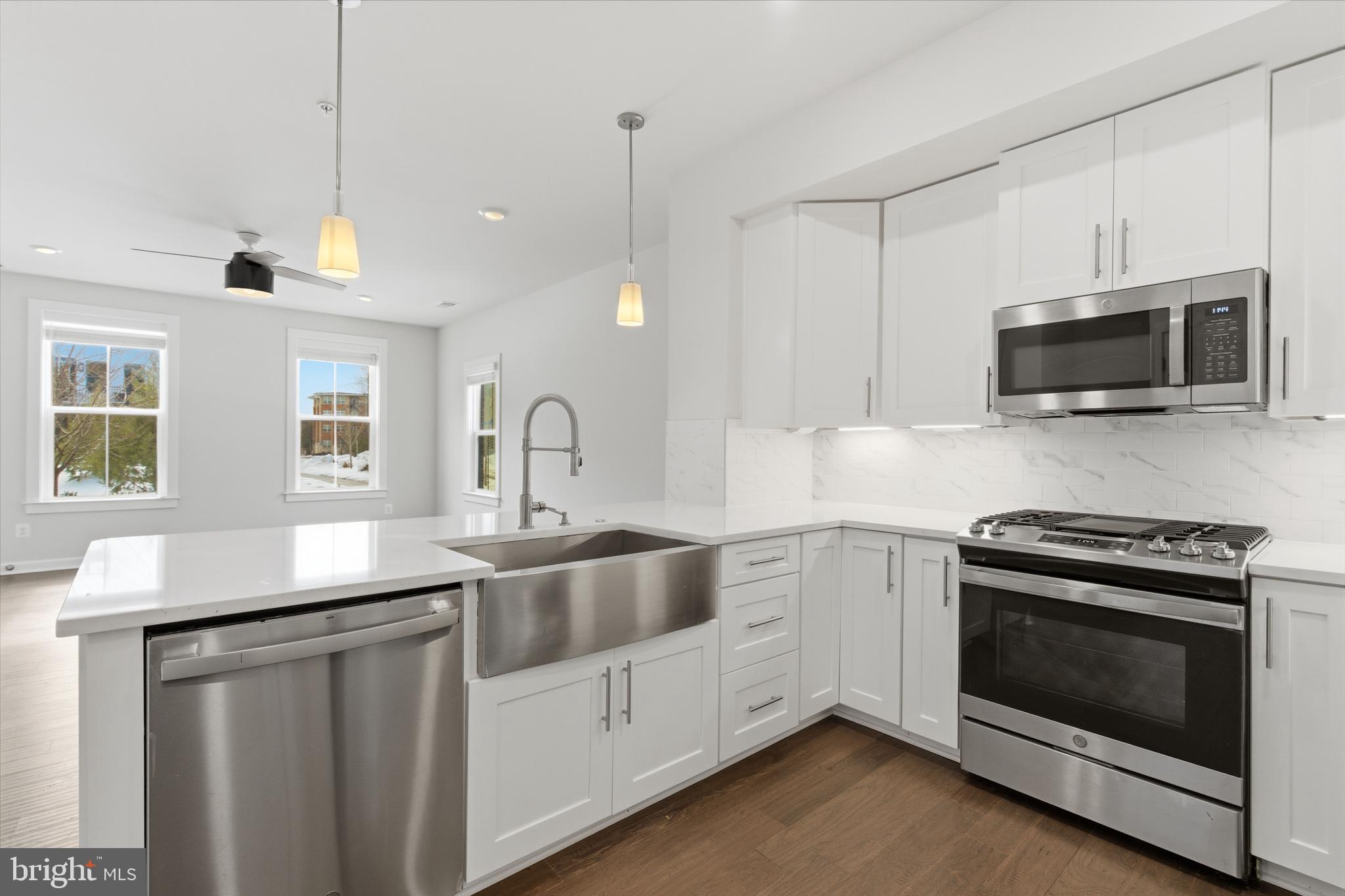 WOODLAND PARK STATION - Residential