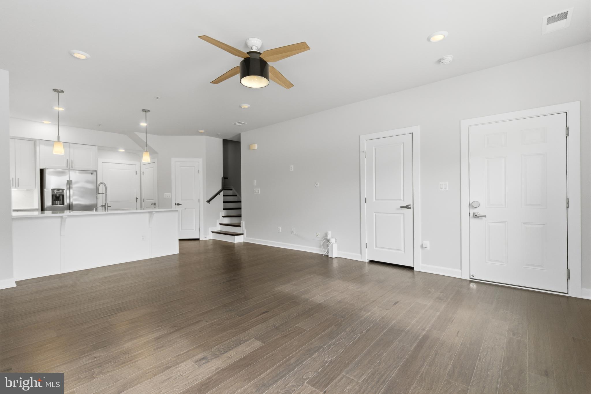 WOODLAND PARK STATION - Residential