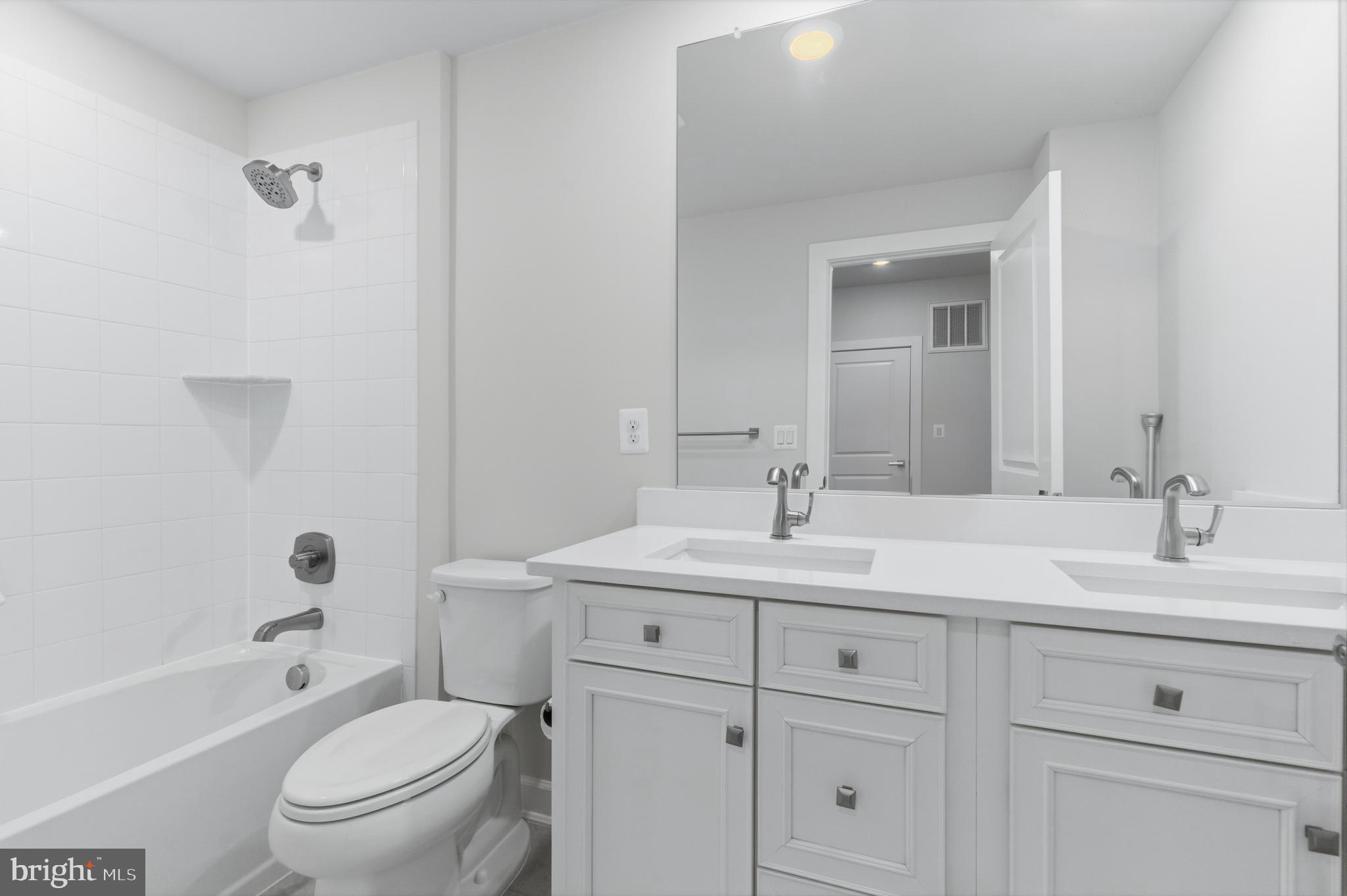 WOODLAND PARK STATION - Residential