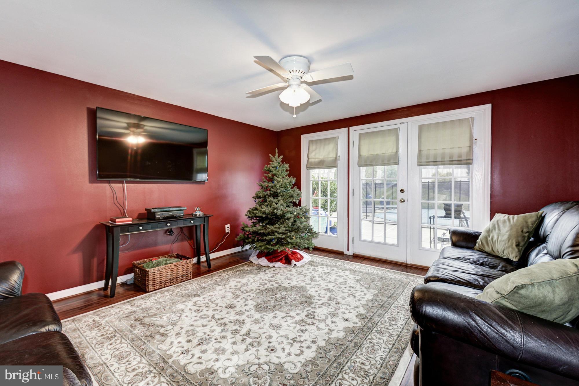 LEESBURG COUNTRY CLUB - Residential