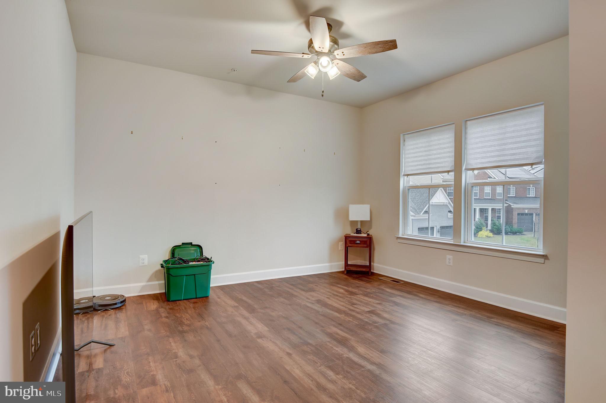 MARLBORO RIDING - Residential