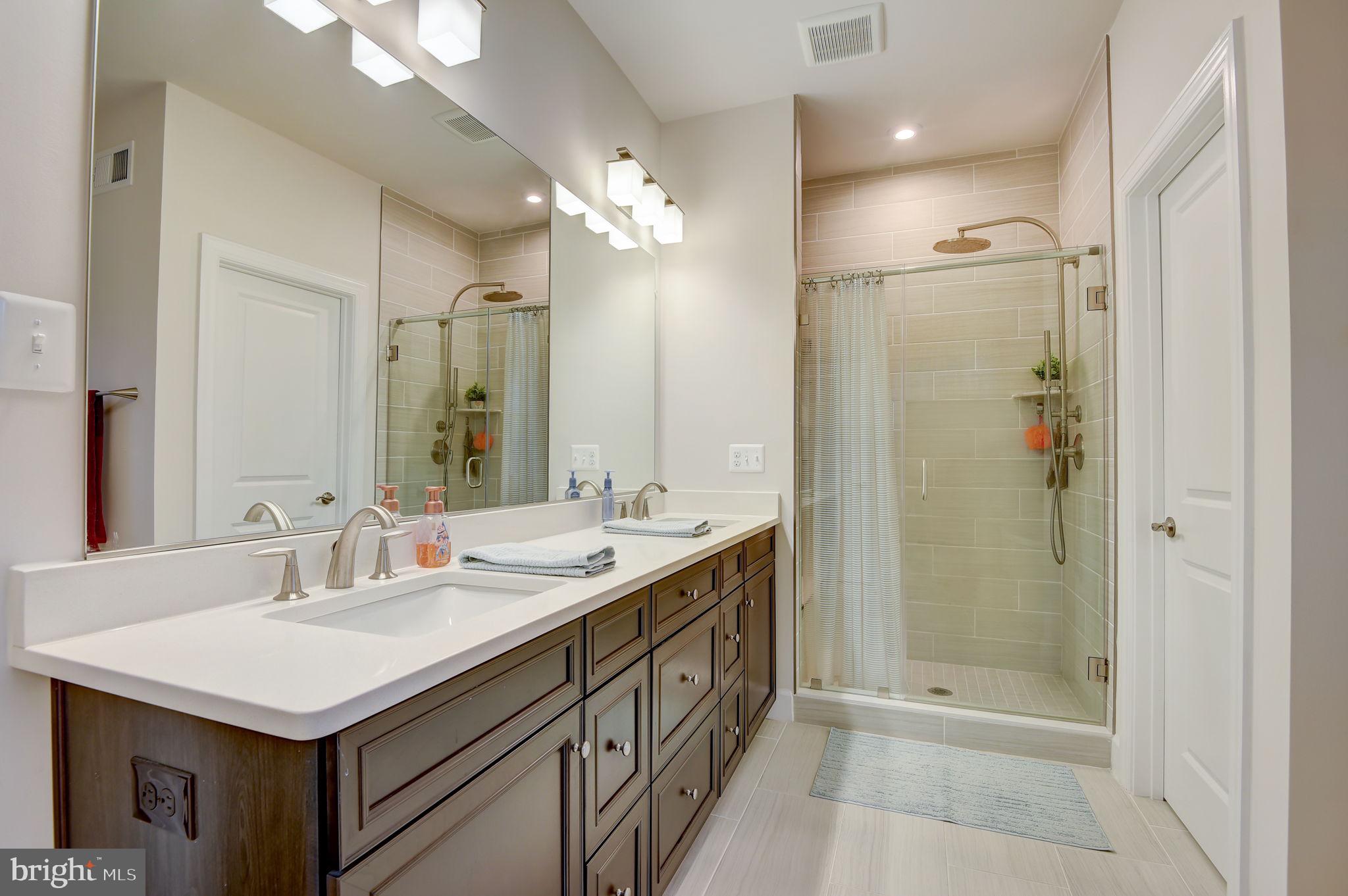 MARLBORO RIDING - Residential