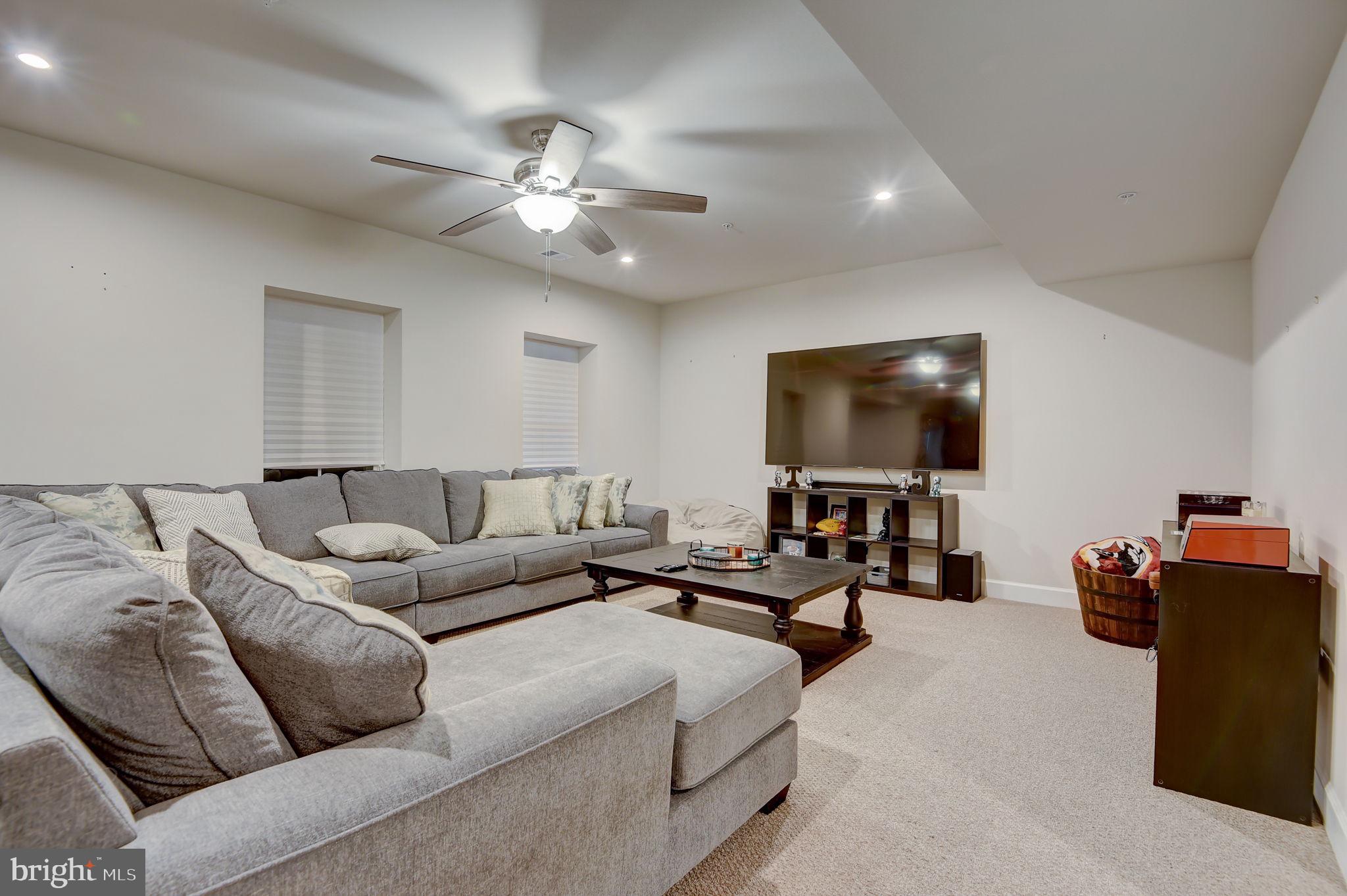 MARLBORO RIDING - Residential