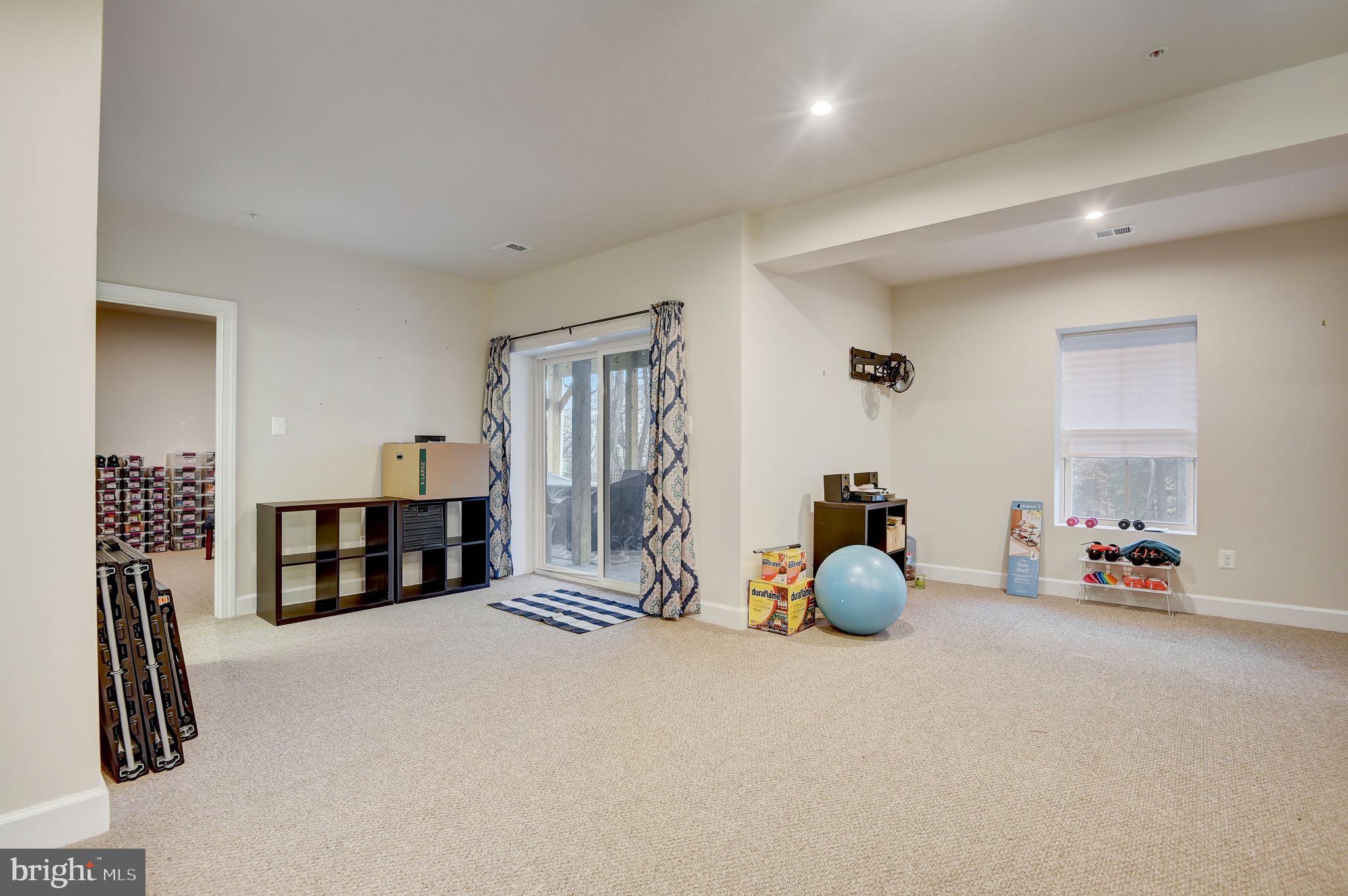 MARLBORO RIDING - Residential