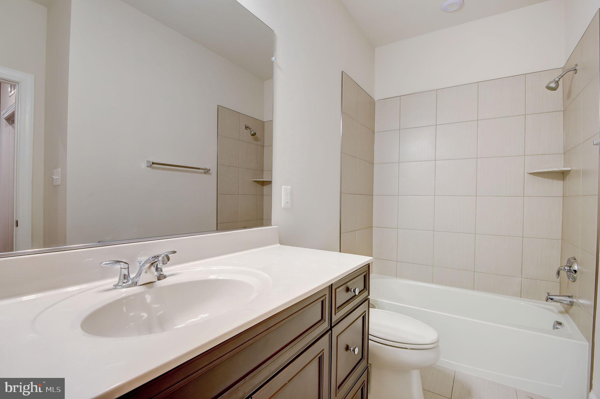 MARLBORO RIDING - Residential