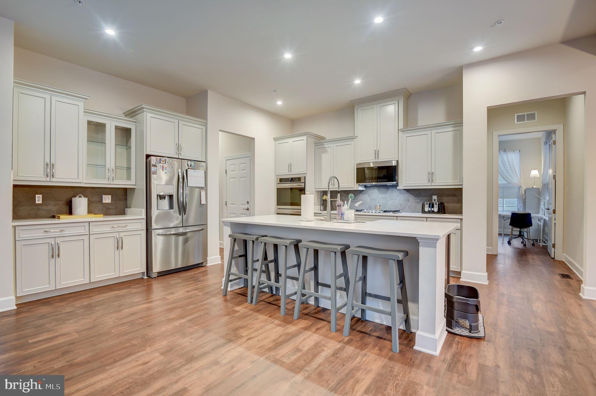 MARLBORO RIDING - Residential