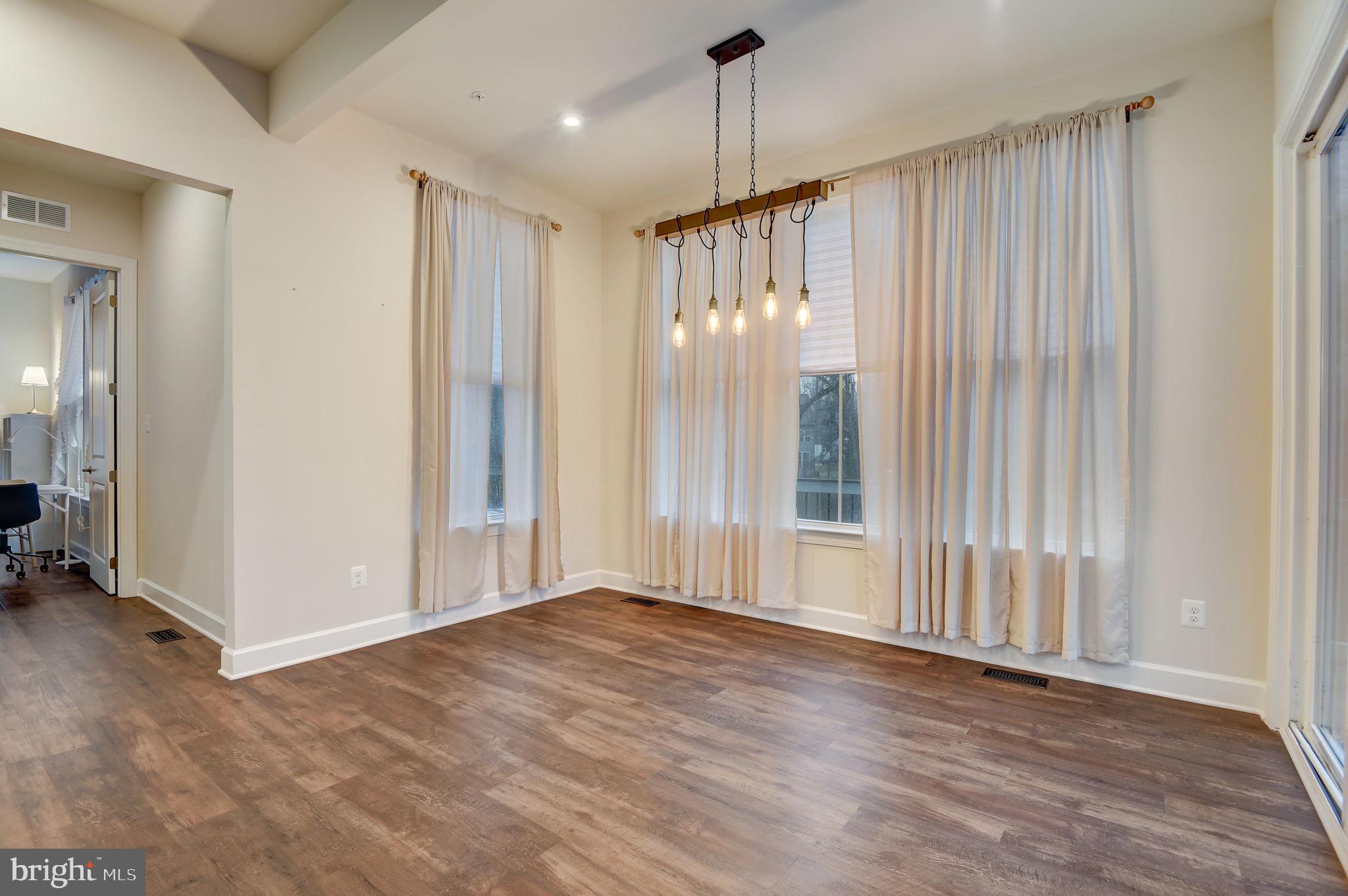 MARLBORO RIDING - Residential